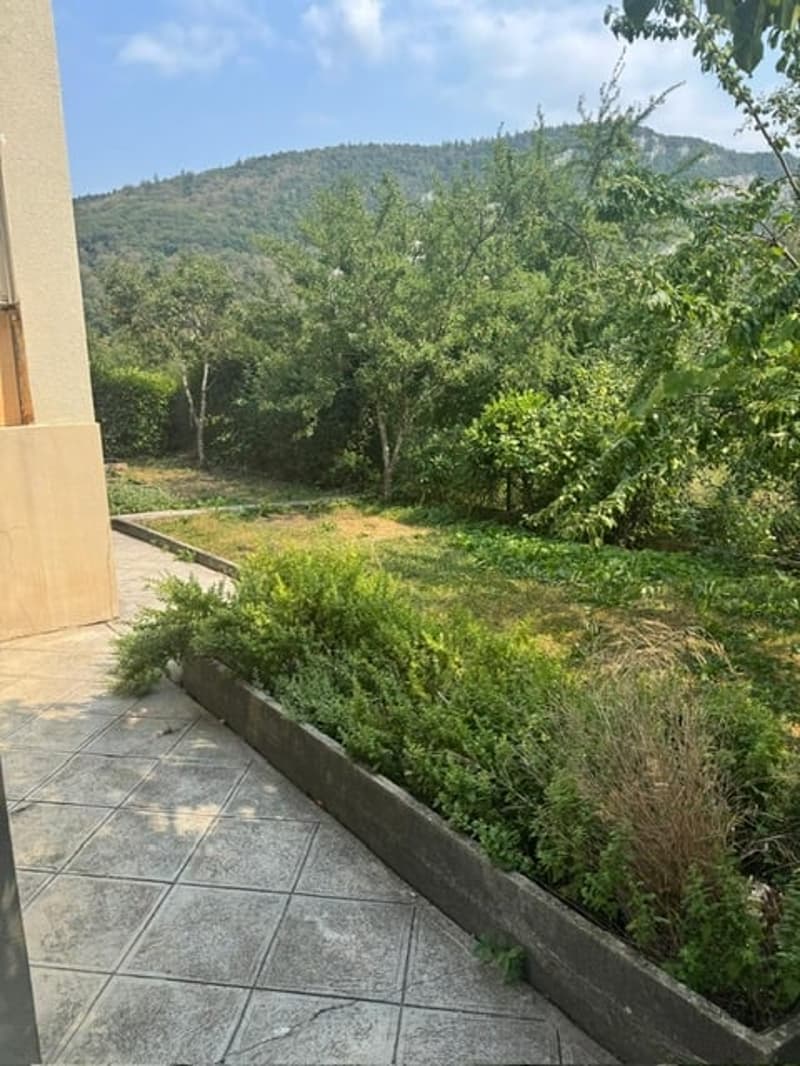 Four-room apartment on the raised ground floor in Péry-La Heutte (12)