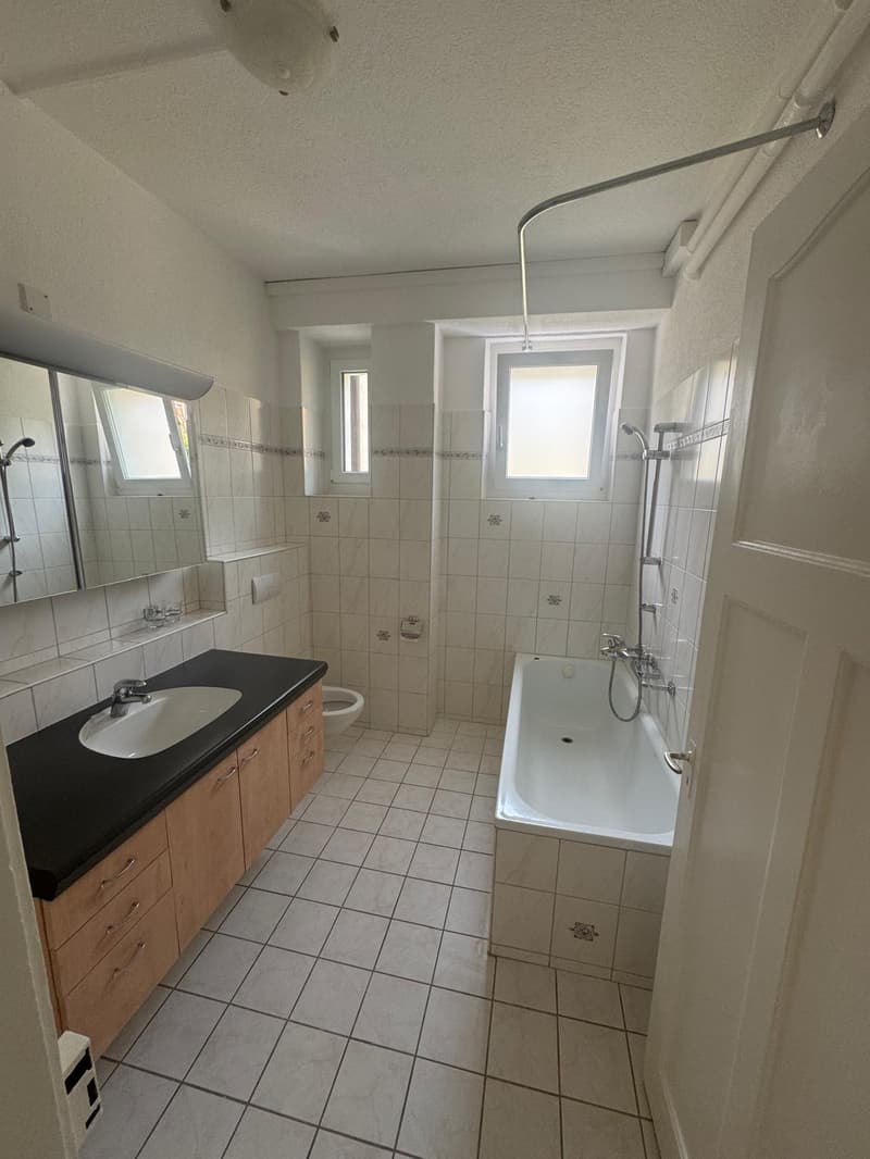 Four-room apartment on the raised ground floor in Péry-La Heutte (10)