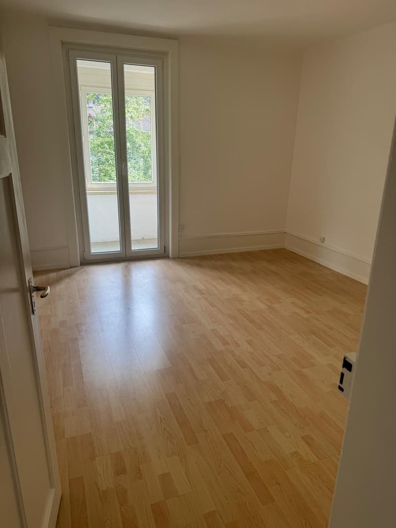 Four-room apartment on the raised ground floor in Péry-La Heutte (7)