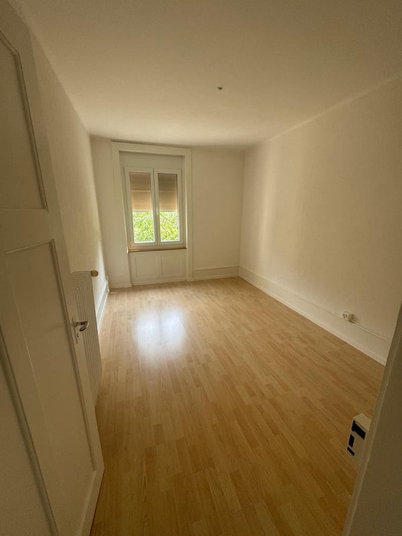 Four-room apartment on the raised ground floor in Péry-La Heutte (6)