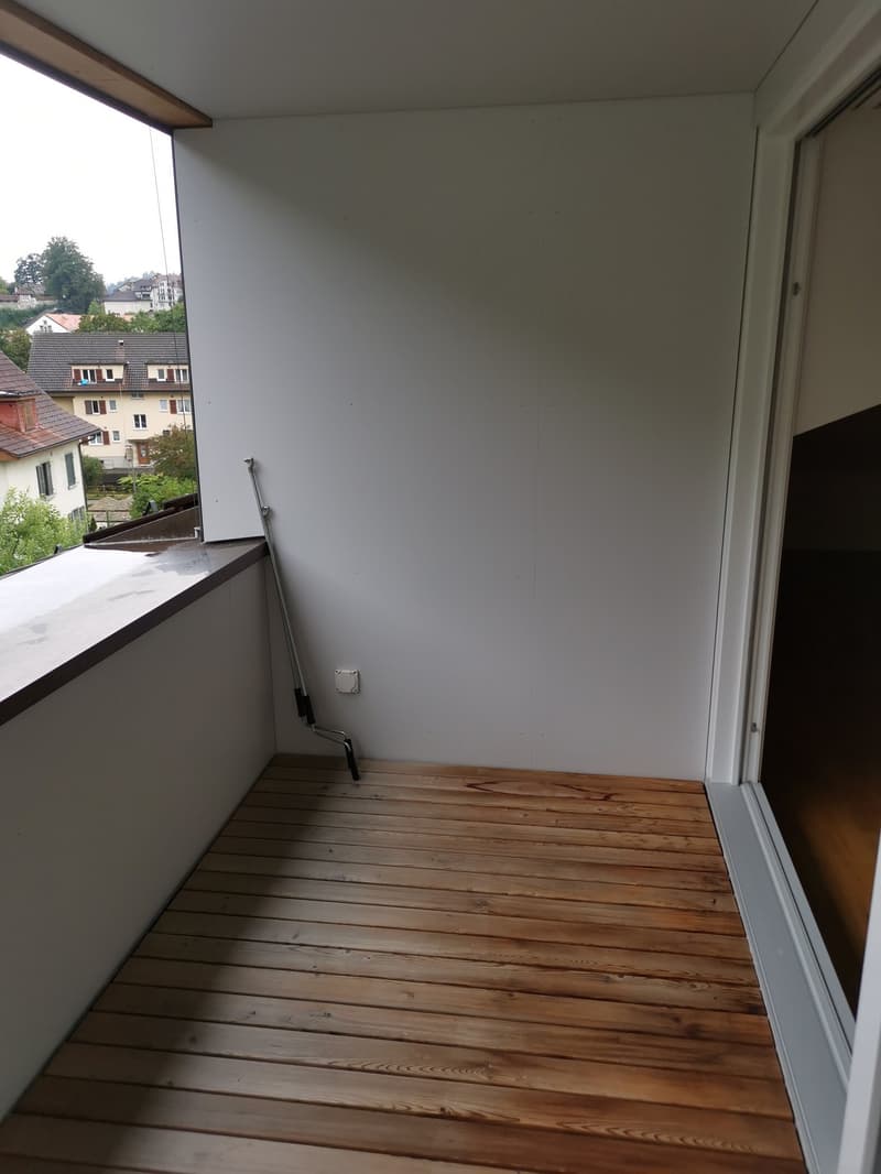 Charmante 1.5-Zimmer-Dachwohnung mit Balkon in Burgdorf (6)