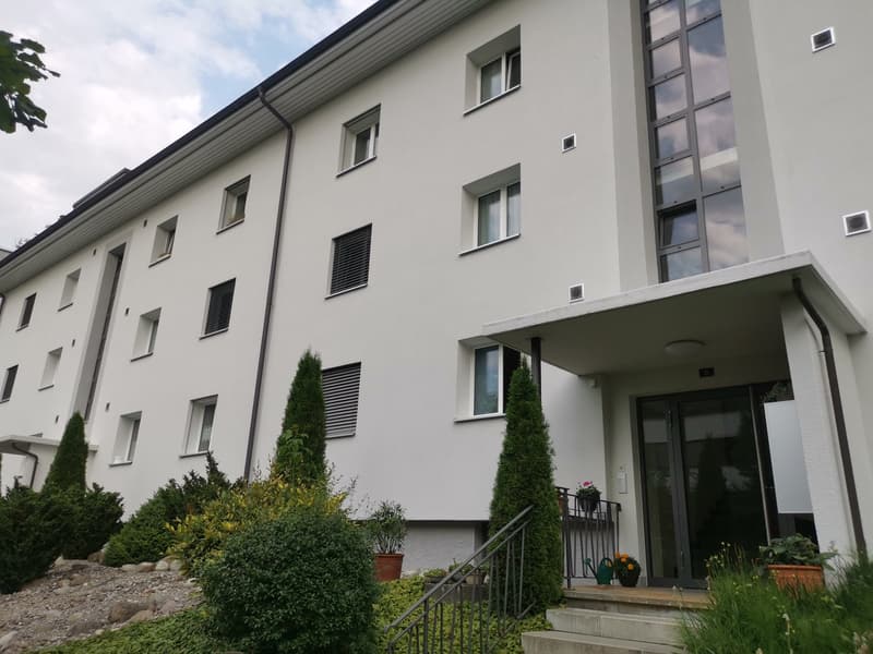 Charmante 1.5-Zimmer-Dachwohnung mit Balkon in Burgdorf (1)