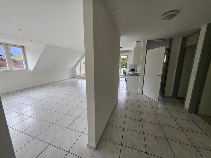 Charmant appartement de 4 pièces en mansarde dans un quartier calme de Laupersdorf (4)