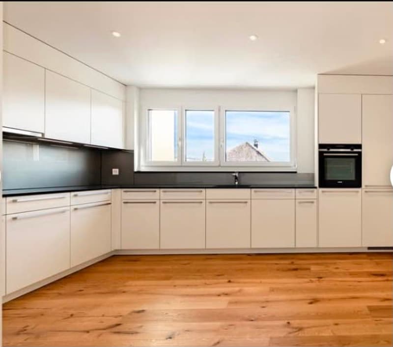 Moderne 3-Zimmer-Wohnung mit Balkon und herrlicher Aussicht in Reinach (9)