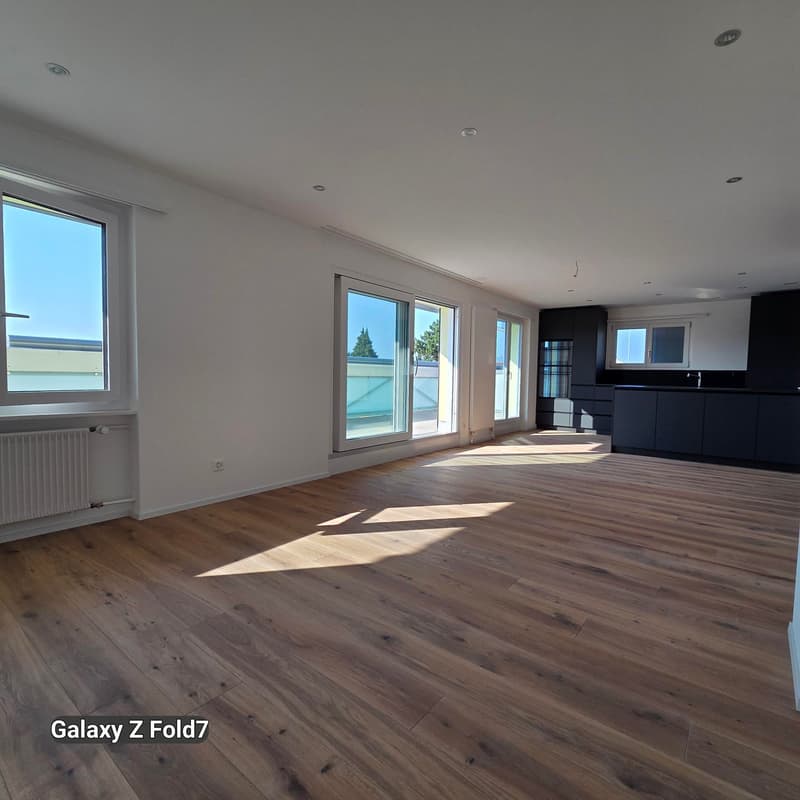 Geräumige 5.5-Zimmer-Wohnung mit Balkon in Oensingen (7)