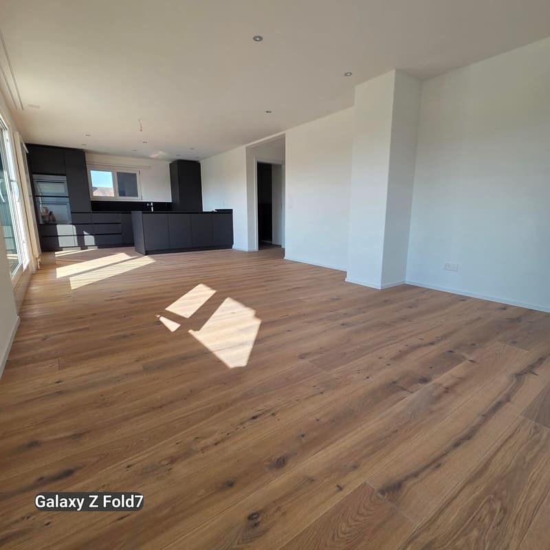 Geräumige 5.5-Zimmer-Wohnung mit Balkon in Oensingen (6)