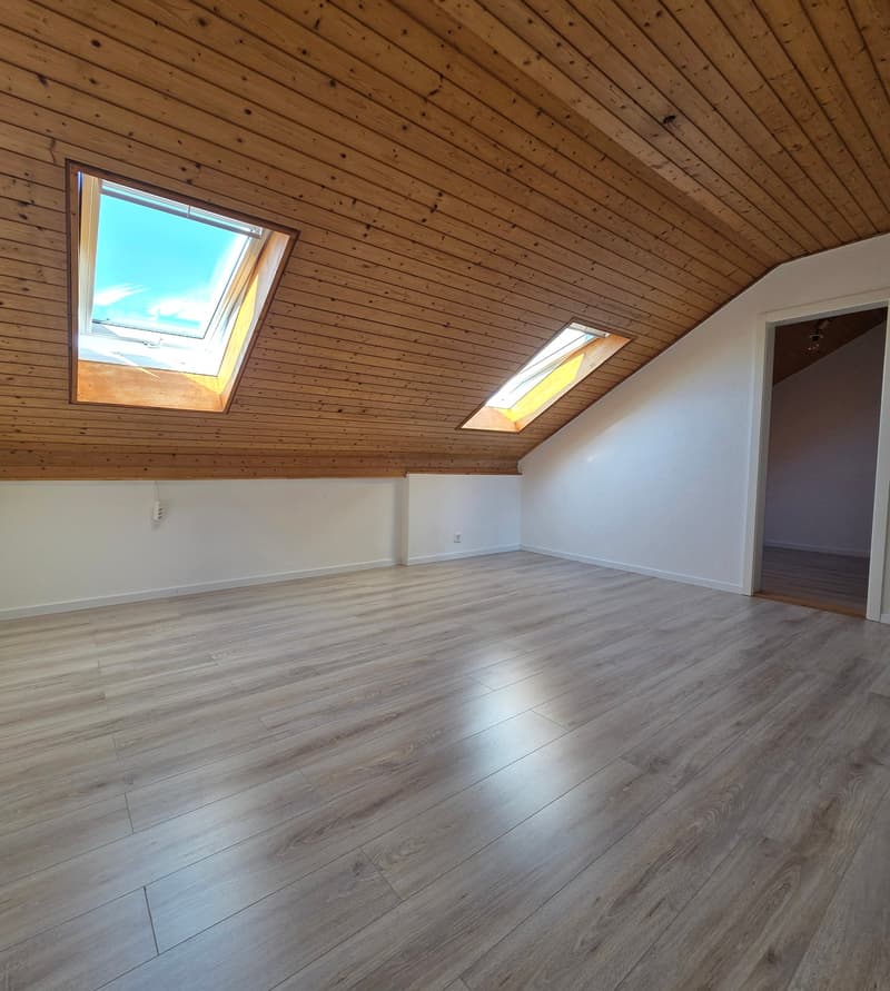 Charmante 3.5-Zimmer-Dachwohnung mit Terrasse in Oftringen (9)
