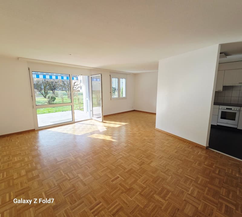 Moderne 3.5 Zimmer-Wohnung mit Terrasse an ruhiger Lage in Oftringen (1)