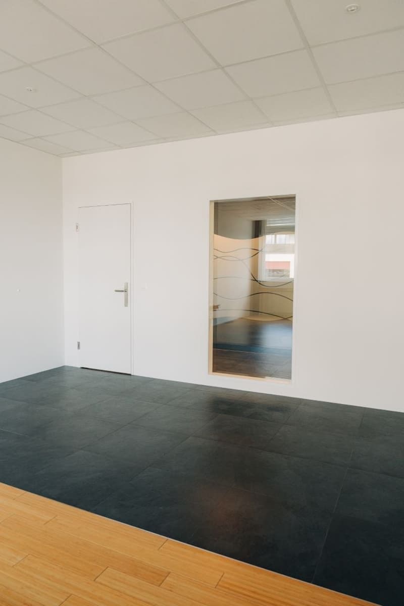 Modern office with co-working infrastructure in Münsingen – available immediately (7)