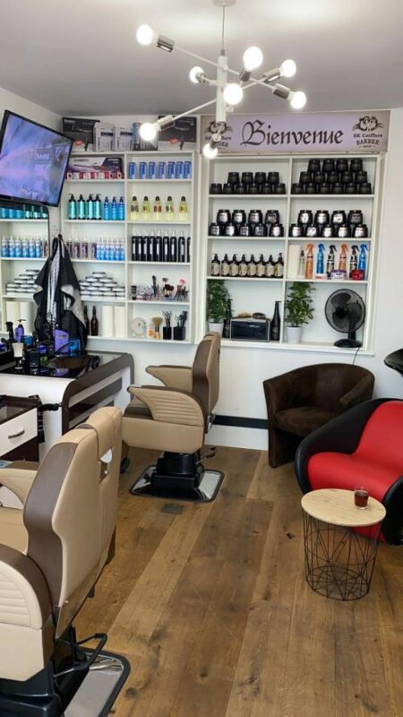 Salone di barbershop completamente attrezzato a Friburgo (2)