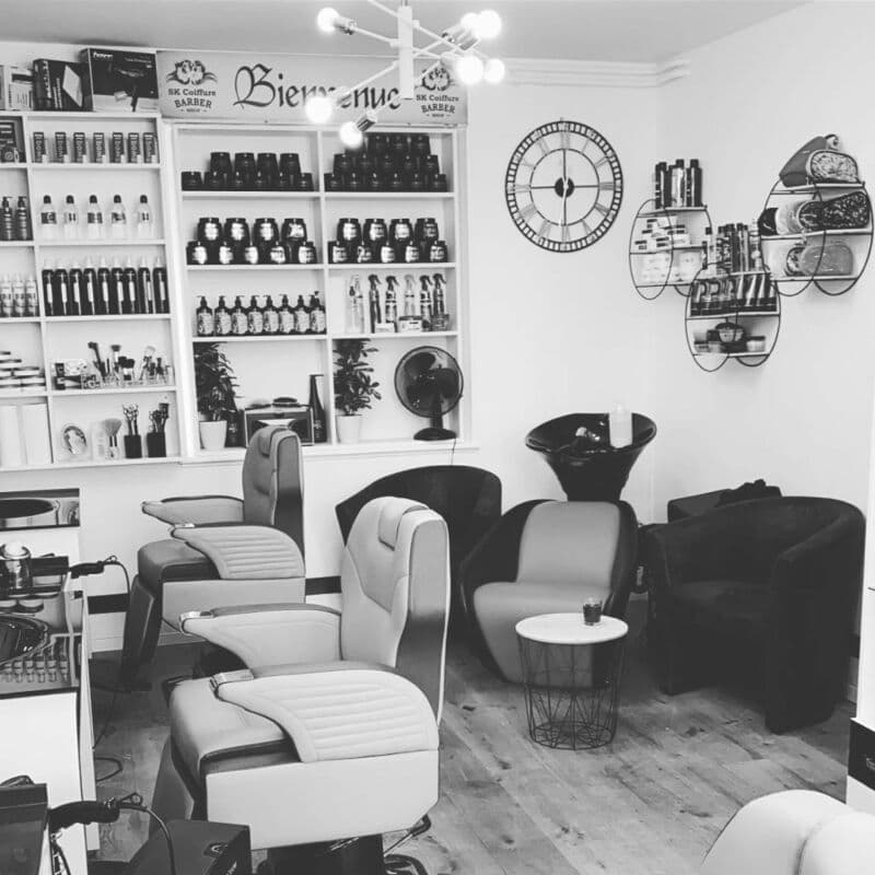 Salone di barbershop completamente attrezzato a Friburgo (3)