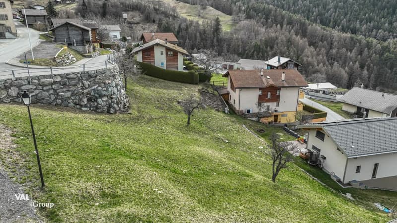 Centrally located building land in a family-friendly, attractive environment (2)