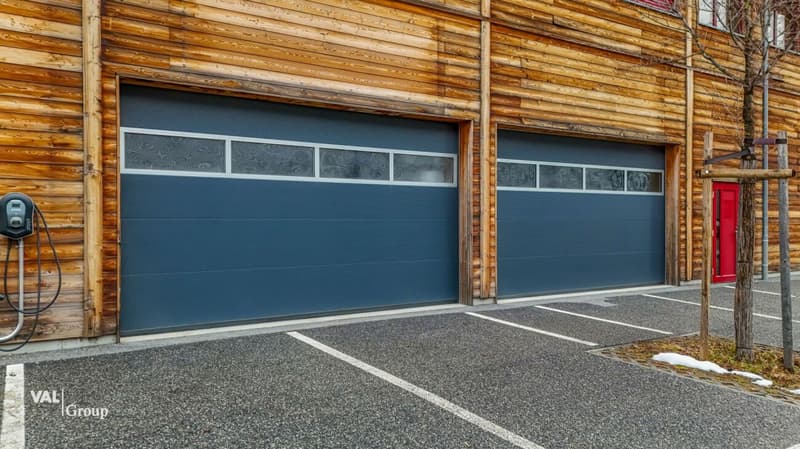 Ampia hall commerciale per uso commerciale versatile in posizione primaria (11)