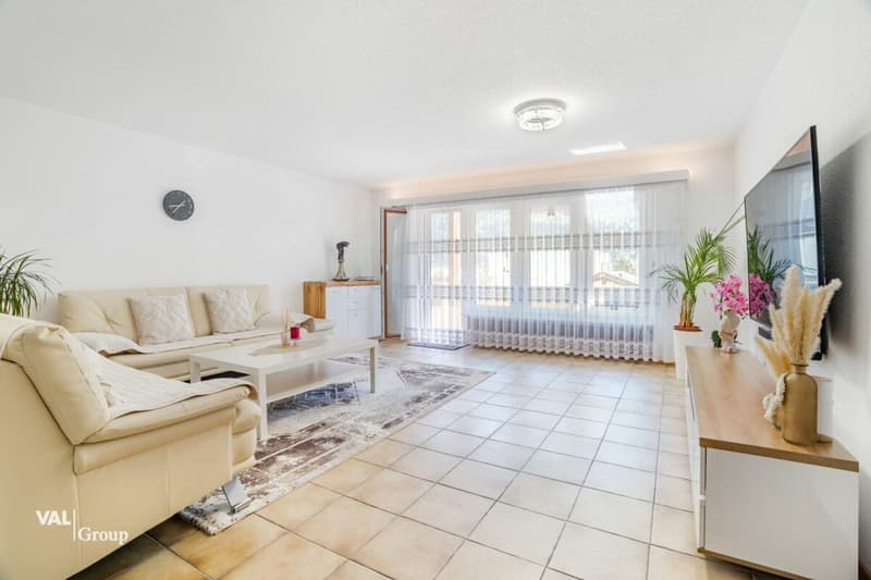 Appartement ensoleillé de 4,5 pièces avec deux garages dans un quartier calme à Steg (2)