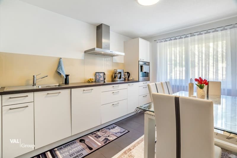 Appartement ensoleillé de 4,5 pièces avec deux garages dans un quartier calme à Steg (3)