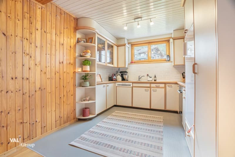 Heimelige Wohnung im charmanten Chaletstil (4)