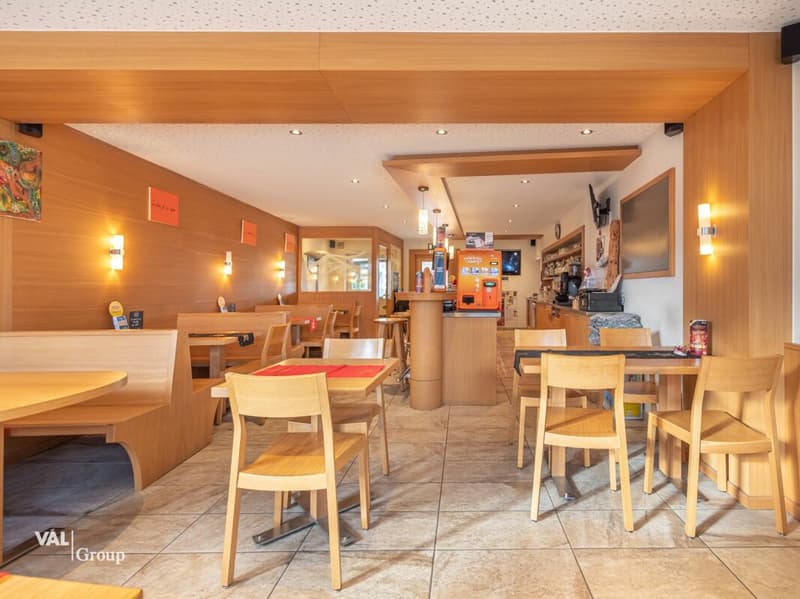 Charming and cozy café bar restaurant in Borzuat (1)