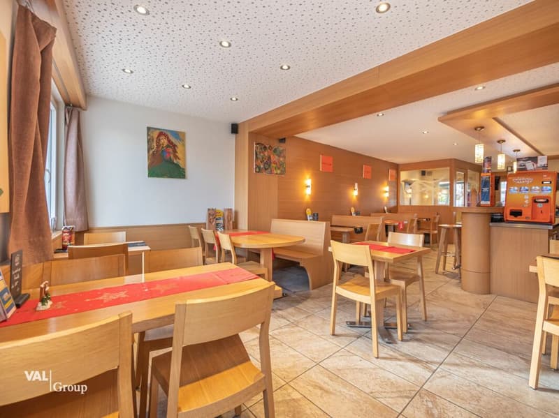 Charming and cozy café bar restaurant in Borzuat (4)