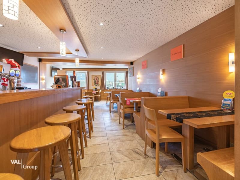 Charming and cozy café bar restaurant in Borzuat (5)