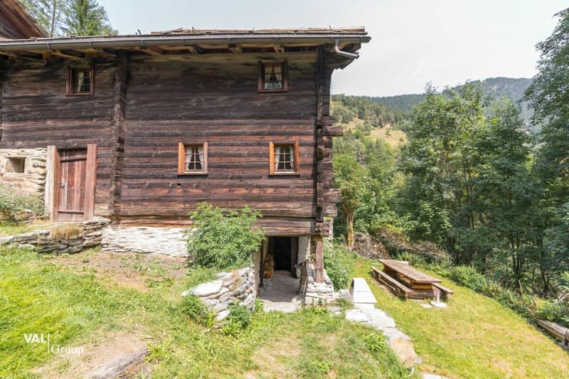 Liebhaberobjekt-Ein Stück Geschichte im Herzen der Walliser Natur (16)