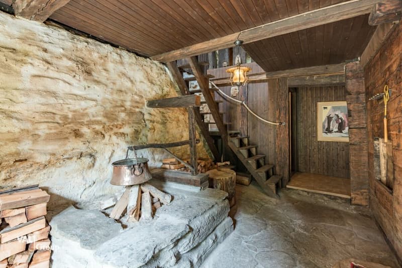 Liebhaberobjekt-Ein Stück Geschichte im Herzen der Walliser Natur (2)