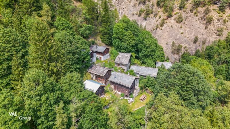 Liebhaberobjekt-Ein Stück Geschichte im Herzen der Walliser Natur (17)