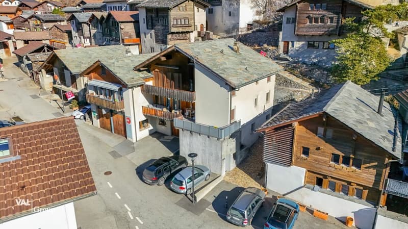 Living like a knight, family maisonette with castle view (2)