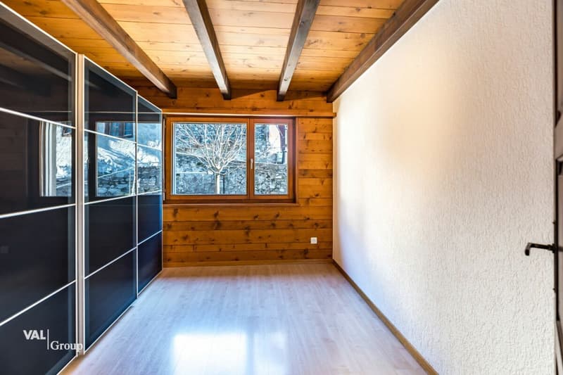 Living like a knight, family maisonette with castle view (9)