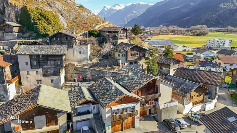 Living like a knight, family maisonette with castle view (19)