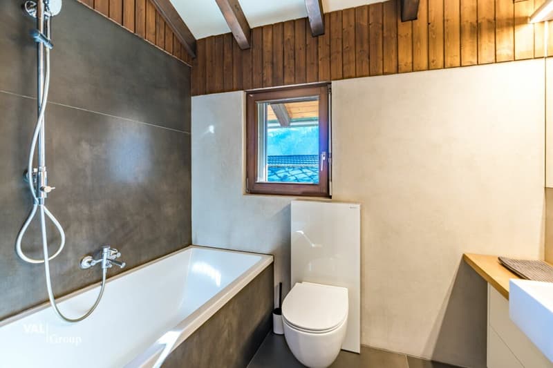 Living like a knight, family maisonette with castle view (11)