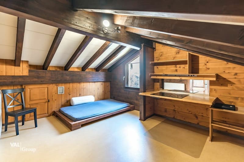 Living like a knight, family maisonette with castle view (17)