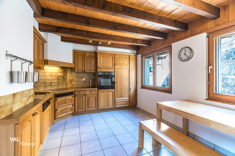 Living like a knight, family maisonette with castle view (6)