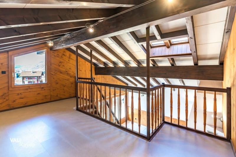 Living like a knight, family maisonette with castle view (16)