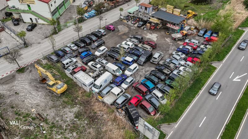 Terrain industriel dans un emplacement très fréquenté avec une excellente visibilité (5)