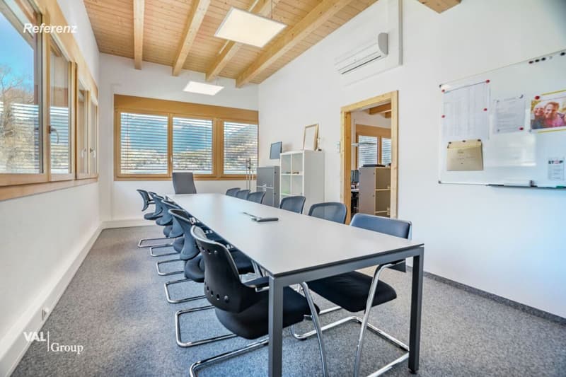 Hall d'entreprise moderne pour une utilisation polyvalente dans un emplacement idéal à louer (8)