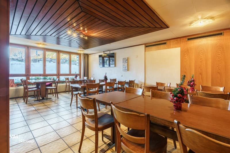 Very central restaurant "Sport" and 4.5-room duplex apartment above (11)