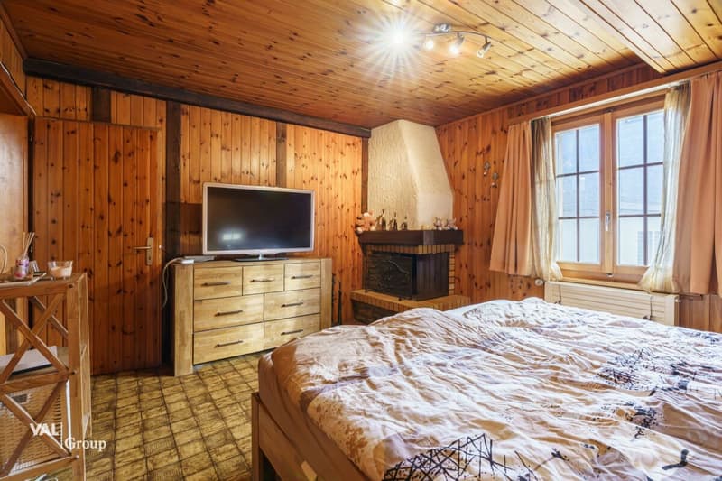 Very central restaurant "Sport" and 4.5-room duplex apartment above (4)