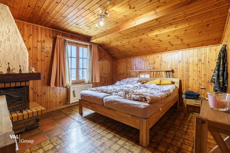 Very central restaurant "Sport" and 4.5-room duplex apartment above (5)