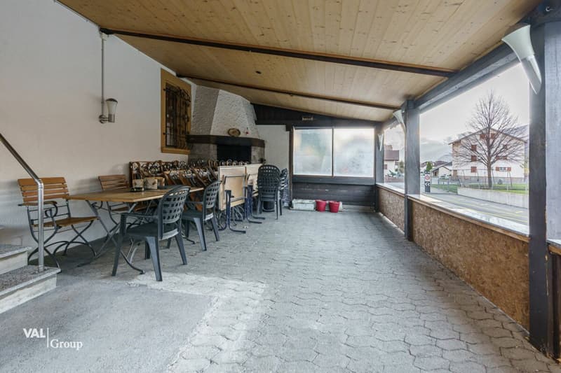 Very central restaurant "Sport" and 4.5-room duplex apartment above (13)