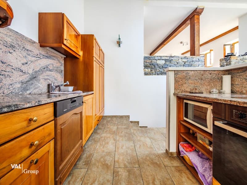 Opportunità unica: Casa con due appartamenti indipendenti (5,5 e 2,5 locali) (6)