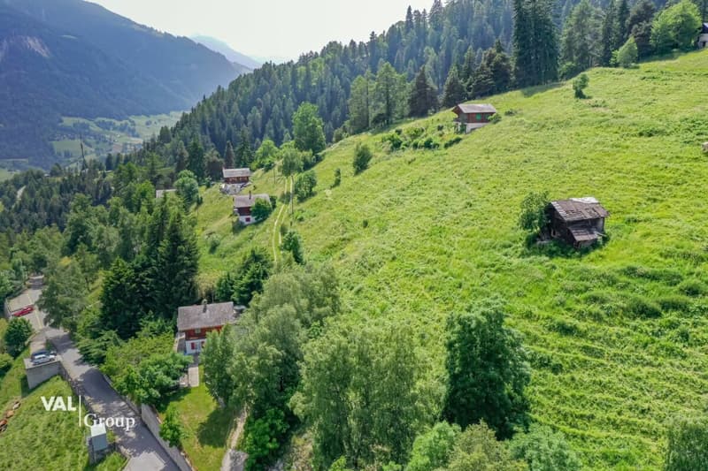 Exclusive building land with a view of Goms (1)