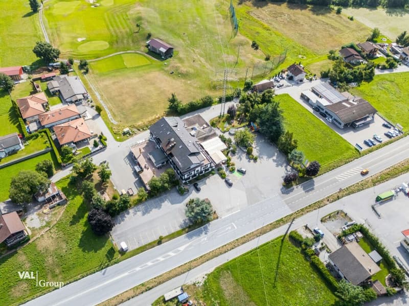 Hôtel supérieur avec projet de développement sur un terrain total de 6 000 m2 (25)