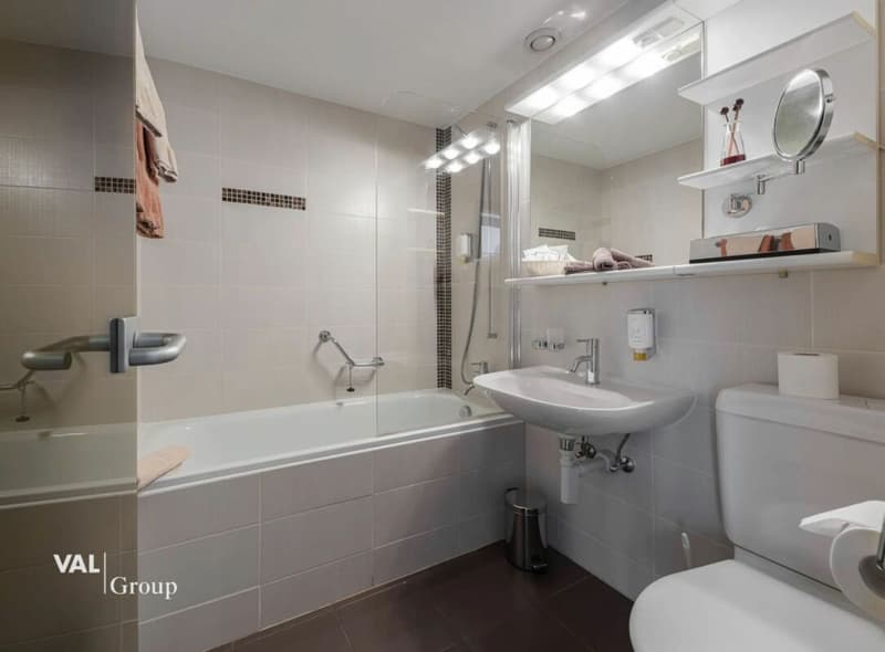 Hôtel supérieur avec projet de développement sur un terrain total de 6 000 m2 (22)