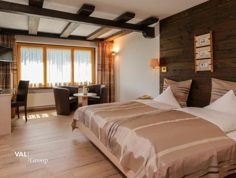 Hôtel supérieur avec projet de développement sur un terrain total de 6 000 m2 (9)