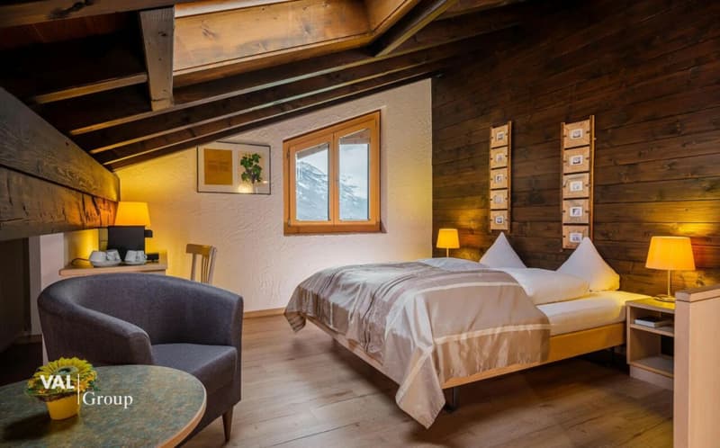 Hôtel supérieur avec projet de développement sur un terrain total de 6 000 m2 (8)