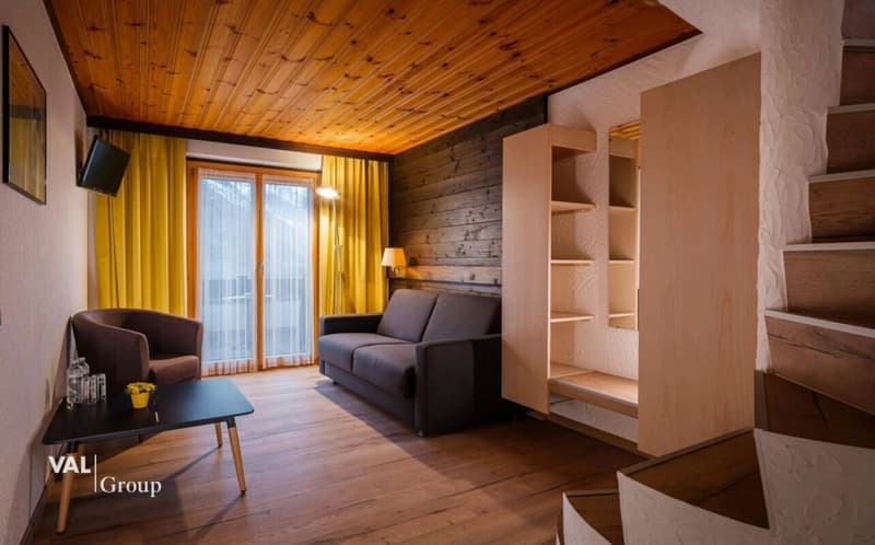 Hôtel supérieur avec projet de développement sur un terrain total de 6 000 m2 (12)