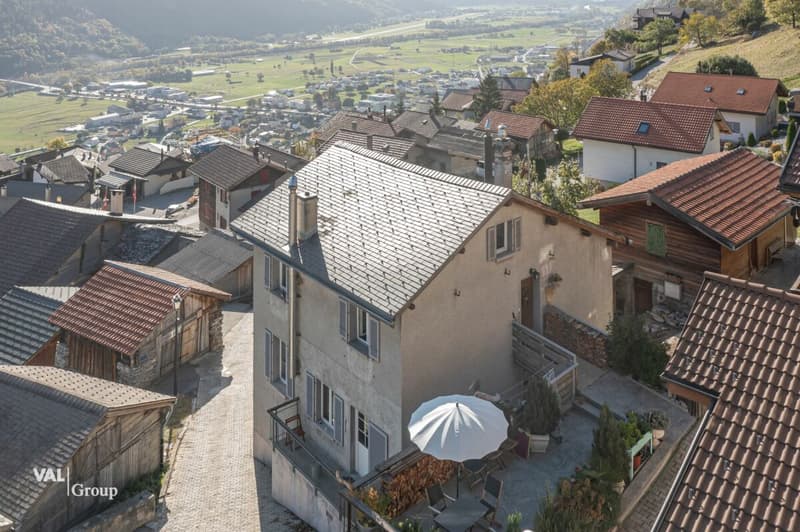 Apartment building with 2 units and top returns (17)