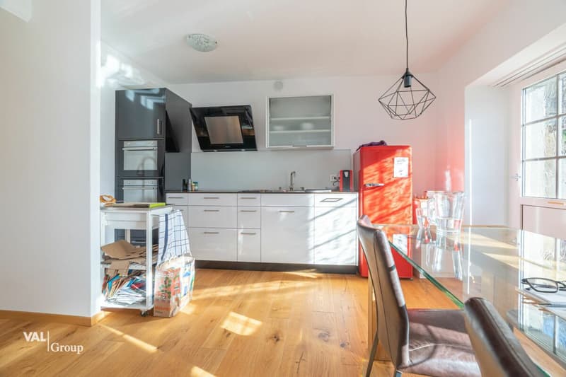 Apartment building with 2 units and top returns (10)