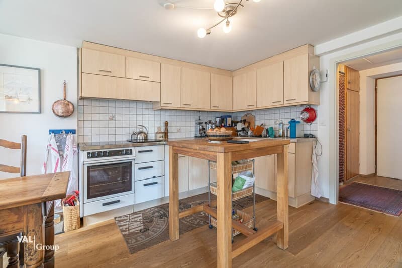 Apartment building with 2 units and top returns (6)