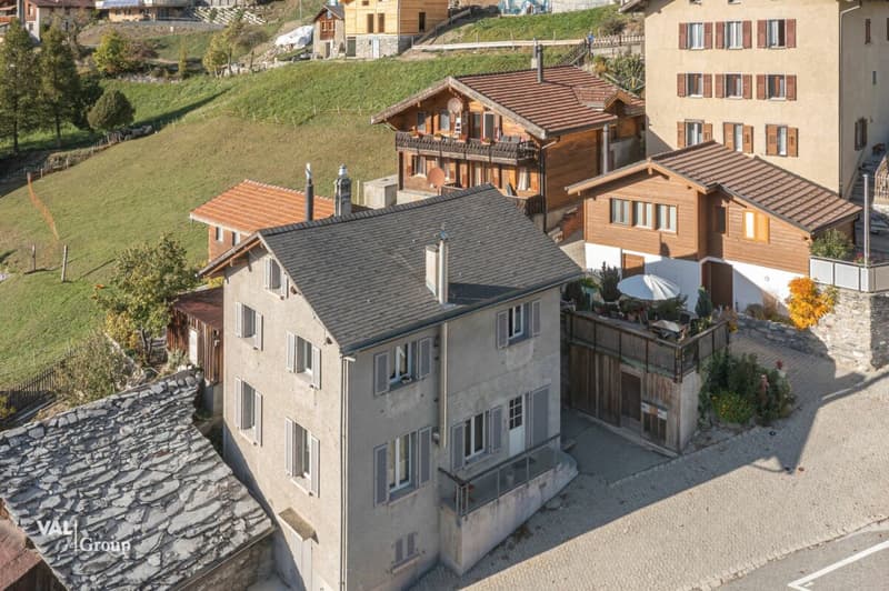Apartment building with 2 units and top returns (18)